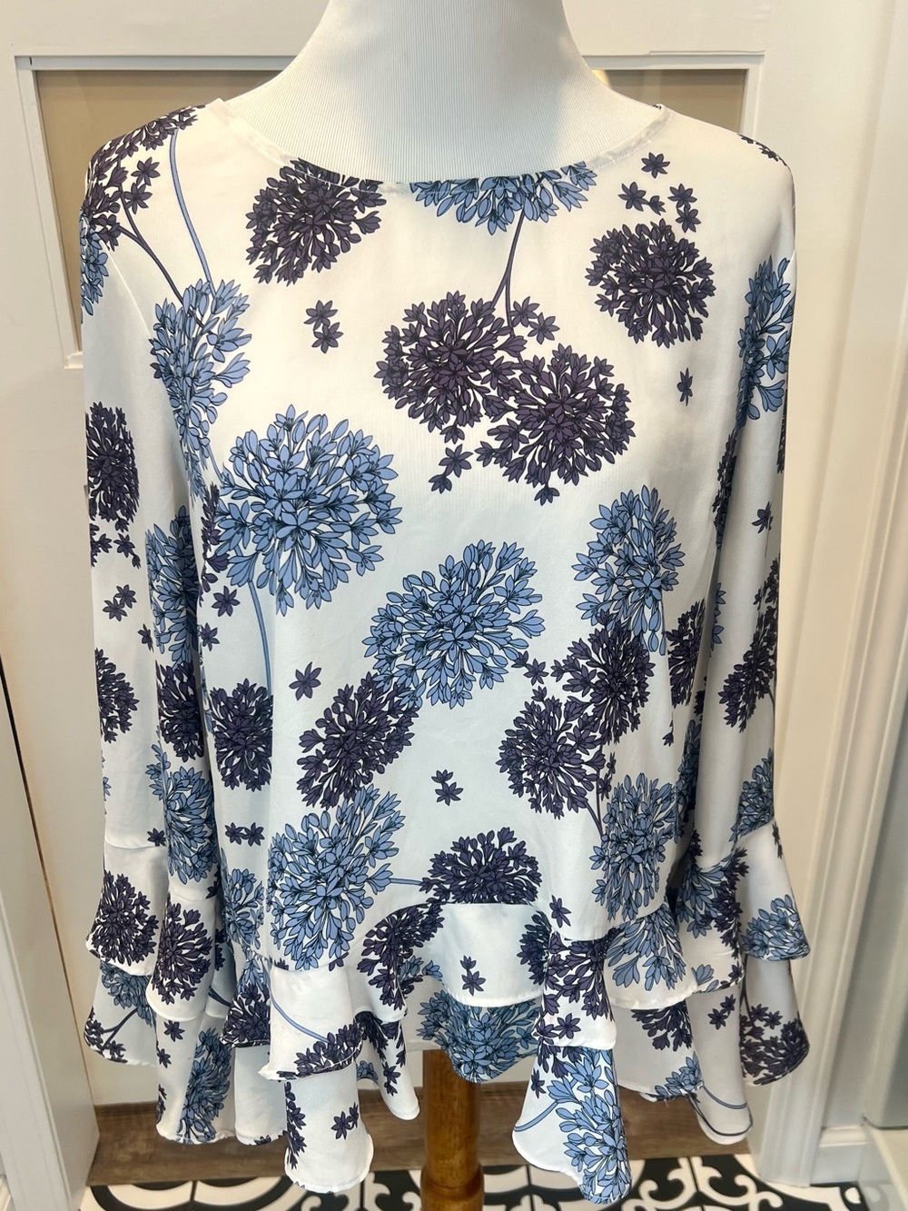 a.n.a White Blouse with Blue Floral Print and Ruffled Hem Size L
